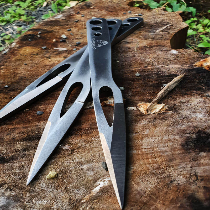couteau-de-lancer-coeur-acier-batfactory-zitoonknives
