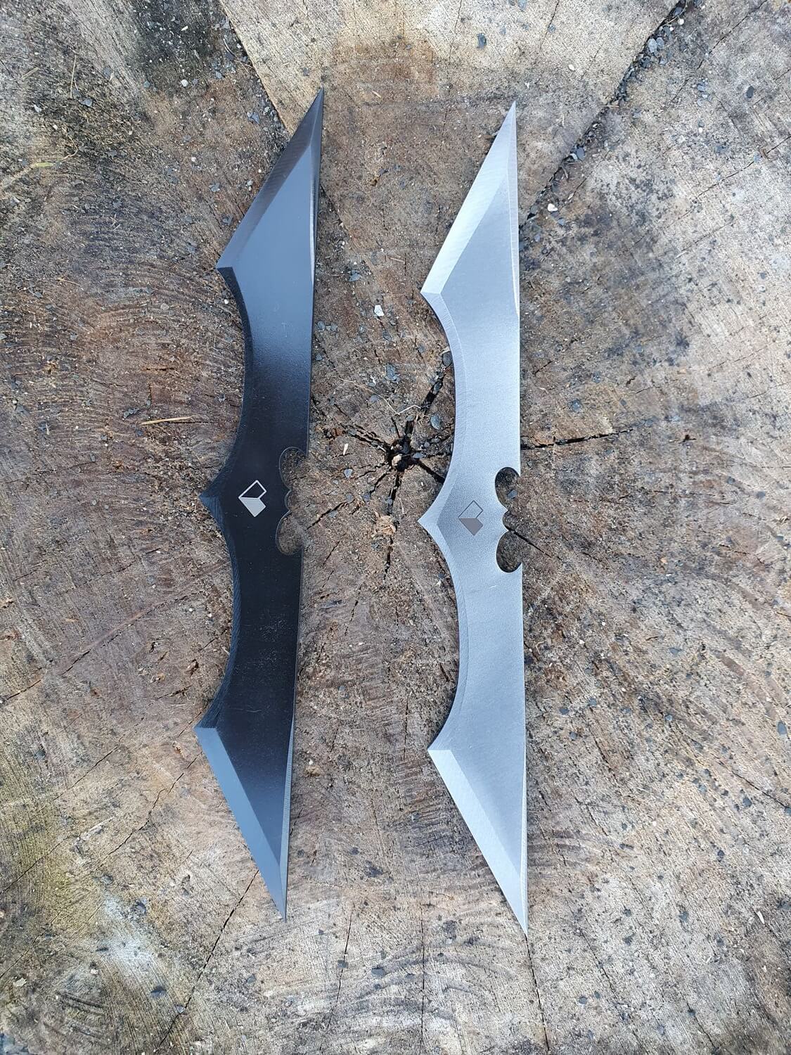 BatKnife en acier, Couteaux de lancer
